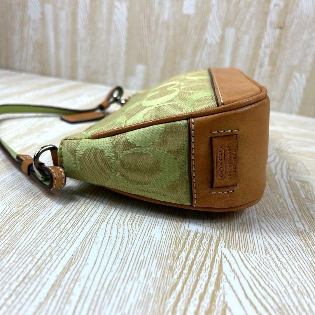 Coach Demi Mini Pouch – Lime Green & Beige 💚