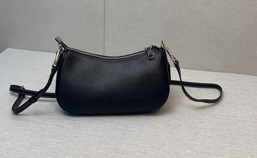 Coach Ashton CM079 Shoulder Bag β Silver & Black π€
