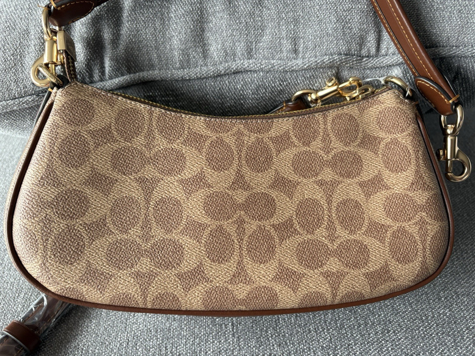 NWT Coach Ashton Crossbody – Brown Signature Canvas 🤎