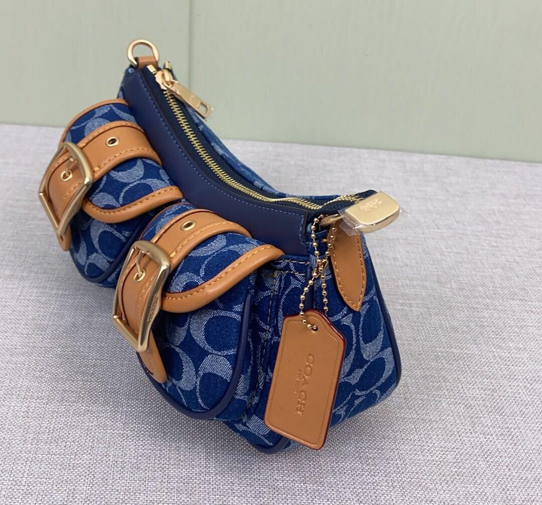 Coach Shoulder Bag β Navy Signature Canvas & Leather π§΅π