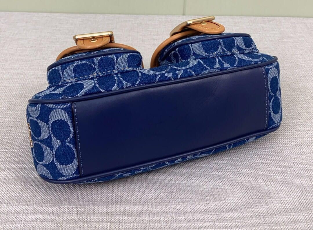 Coach Shoulder Bag β Navy Signature Canvas & Leather π§΅π