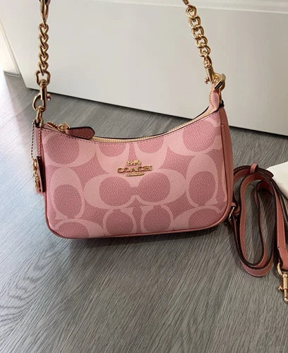 COACH Teri Shoulder Bag in Signature Canvas - Powder Pink π