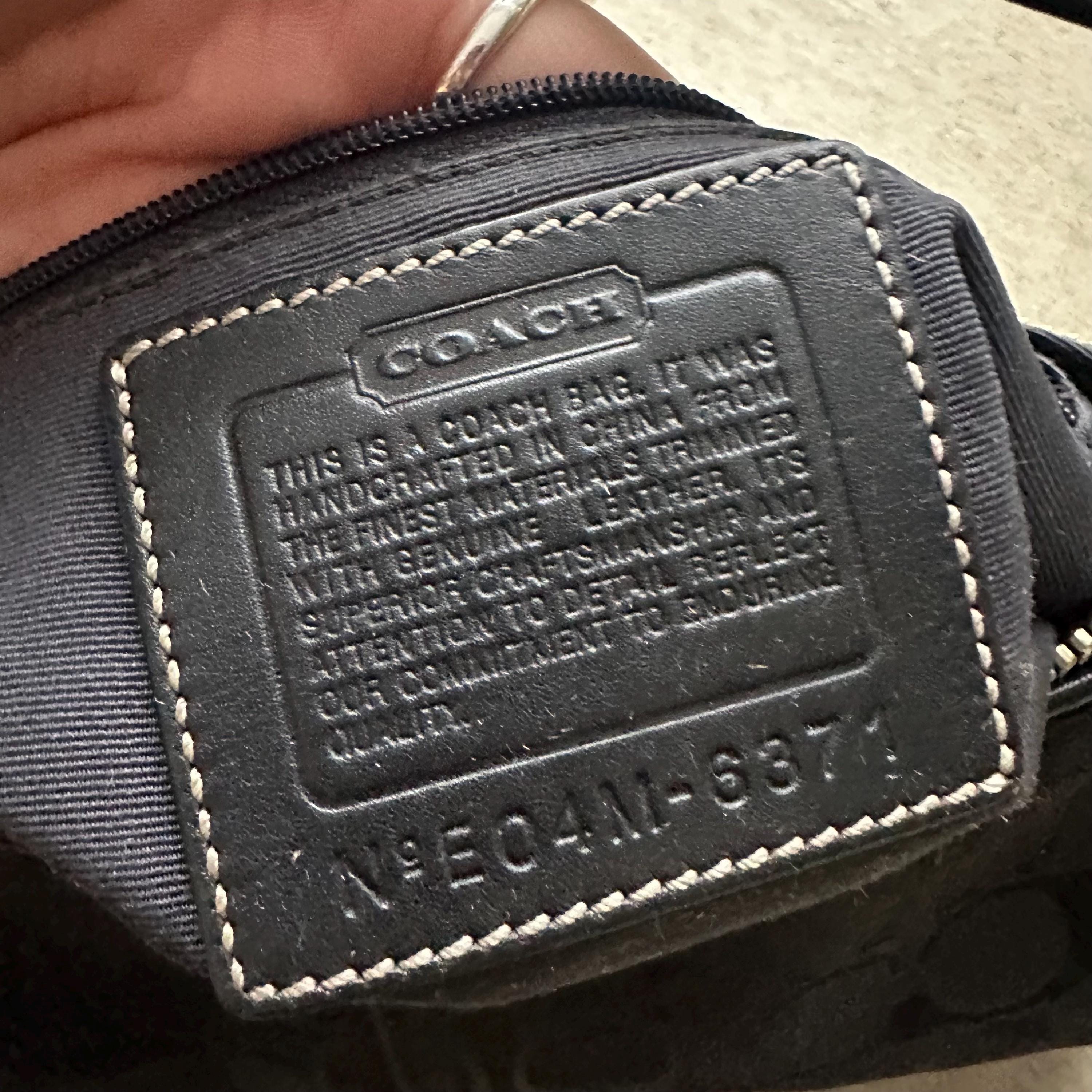 Vintage Y2K Coach Black Baguette Shoulder Bag 👜✨