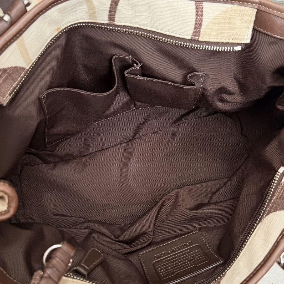 Coach Signature Canvas Tote Bag – Beige Monogram 🤎