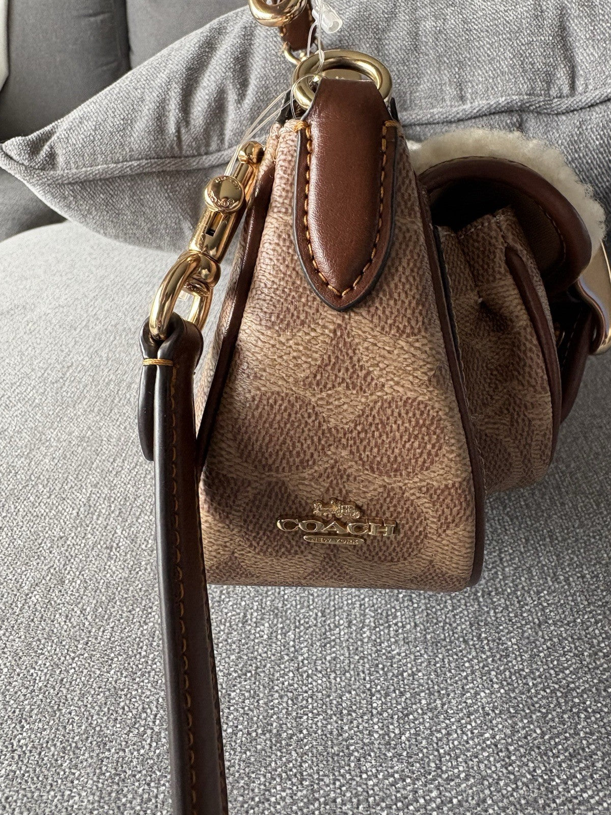 NWT Coach Ashton Crossbody – Brown Signature Canvas 🤎